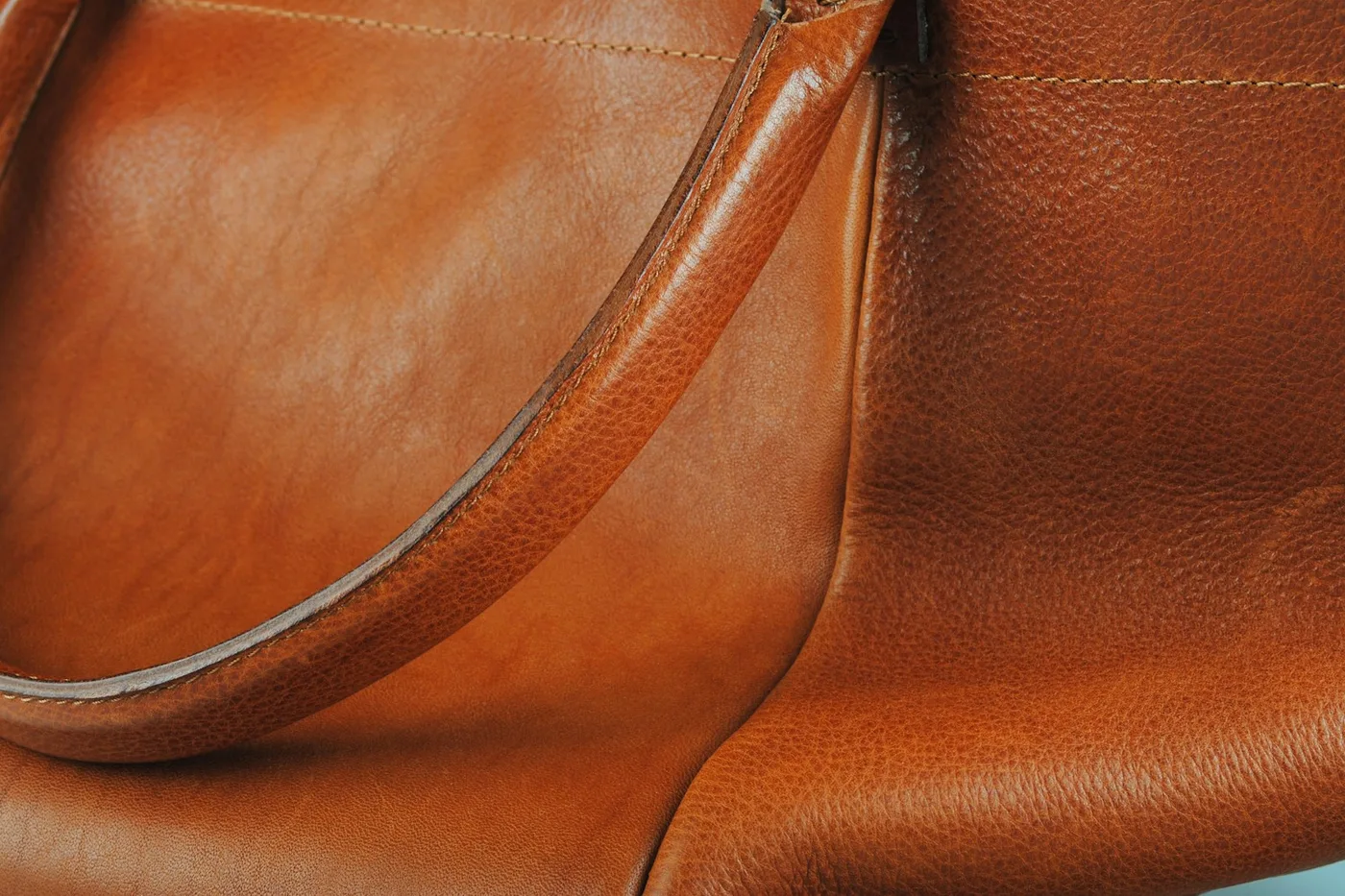 Signature Grained Leather Tote Bag Signature